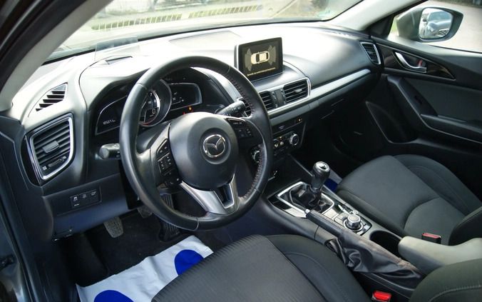 Mazda 3 cena 51900 przebieg: 105000, rok produkcji 2017 z Szczecin małe 781